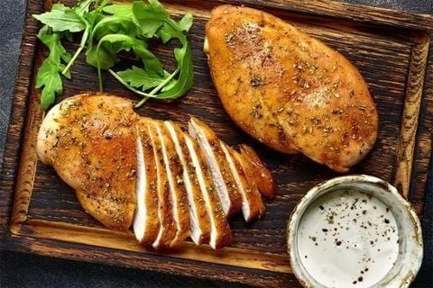 Lý do ức gà là nguồn đạm tốt trong các loại đạm